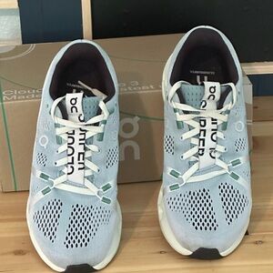 On Running Cloudserfer running shoes. Size 8. Light blue color. Great condition